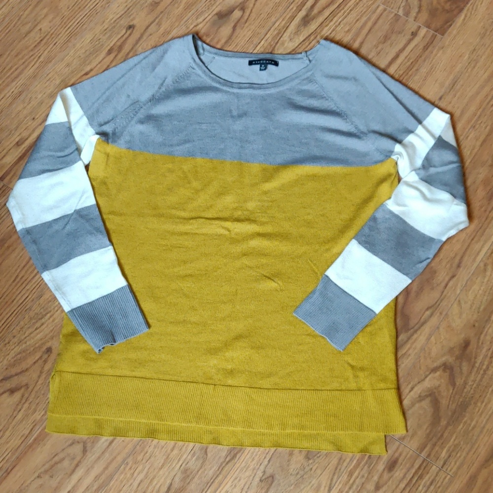 Like new colorblock crew neck sweater